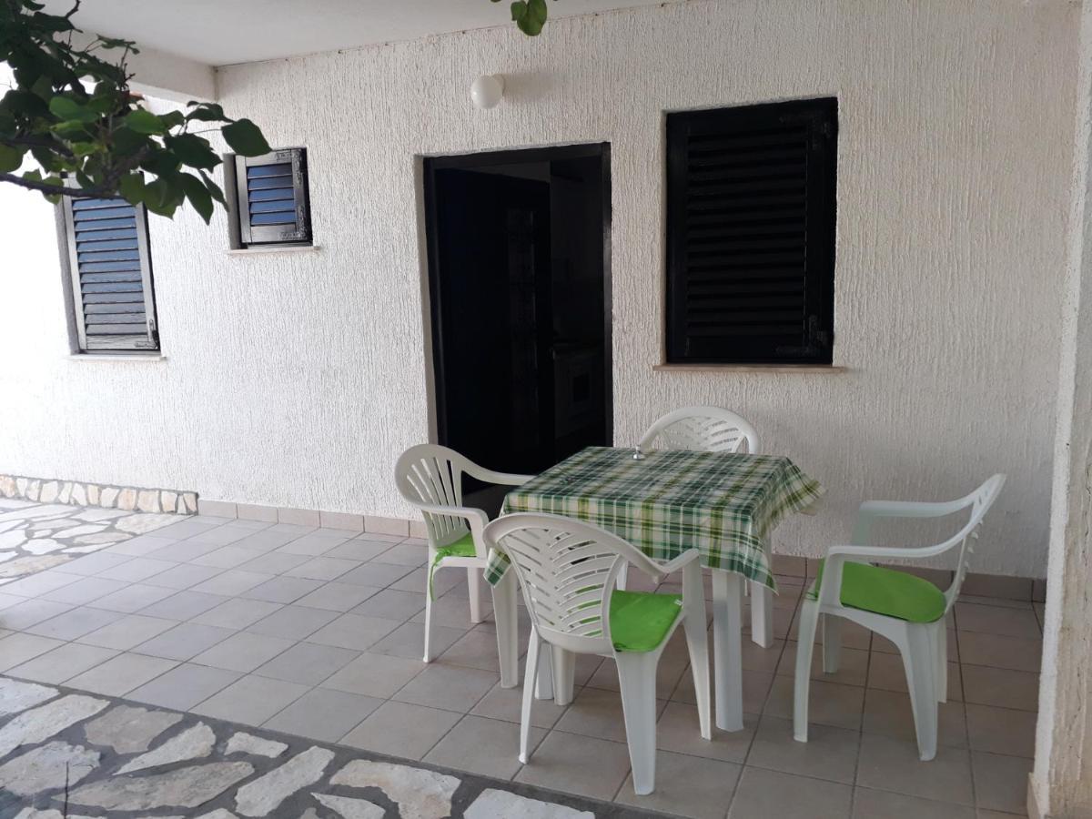 Apartments Sandi Pag Town Exterior photo